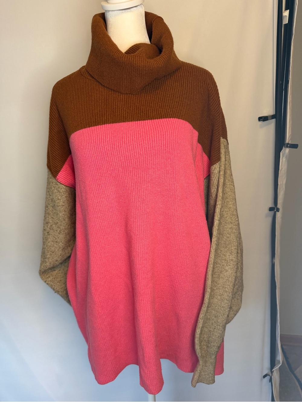Colorblock Turtleneck Sweater - Pink, Brown & Tan